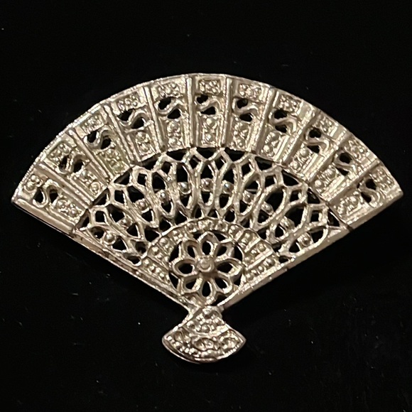 Silver Embedded Design Brooch - Picture 12 of 16